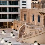 Hotel-Hyatt-Regency-Saint-Julian's-Malta-pavimentazione-in-pietra-sinterizzata-di-2-cm