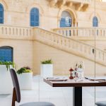 Hotel-Hyatt-Regency-Saint-Julian's-Malta-pavimentazione-in-pietra-sinterizzata-di-2-cm