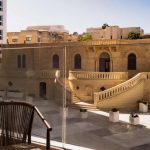 Hotel-Hyatt-Regency-Saint-Julian's-Malta-pavimentazione-in-pietra-sinterizzata-di-2-cm