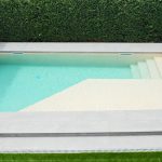 Villa-con-piscina-in-pietra-sinterizzata-L'Altra-Pietra-Harena-Calanca-Light