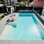 Torino-villa-piscina-pietra-sinterizzata-L'Altra-Pietra-Colosseo-Toscano