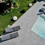 Torino-villa-piscina-pietra-sinterizzata-L'Altra-Pietra-Colosseo-Toscano