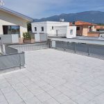 Casa-con-terrazza-Vicenza-pietra-sinterizzata-Outdoor-wood-2-cm-Harena-Holz-Marrone-L'Altra-Pietra-Colosseo-Toscano