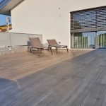 Casa-con-terrazza-Vicenza-pietra-sinterizzata-Outdoor-wood-2-cm-Harena-Holz-Marrone-L'Altra-Pietra-Colosseo-Toscano