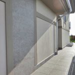 Villa-privata-pavimento-rivestimento-in-pietra-sinterizzata-L'Altra-Pietra-Colosseo-Porfido-Lavis-2-cm-spessore